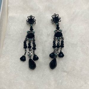 Black elegant dangle earrings